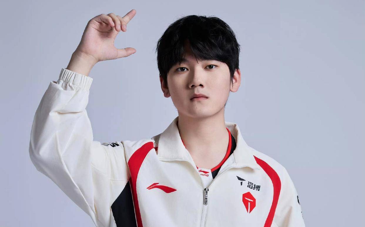 AYX-Rookie回归赛场，战术调整首场状态亮眼，中国队观众沸腾！的简单介绍