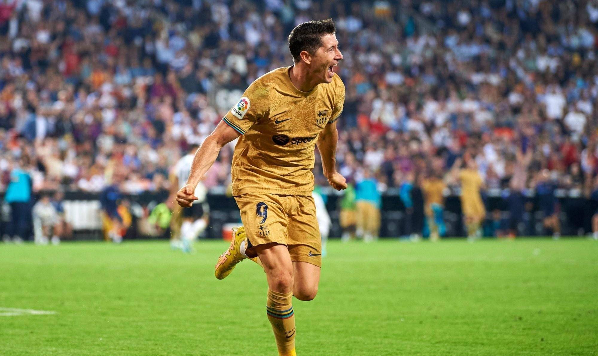  莱万多夫斯基辱华 